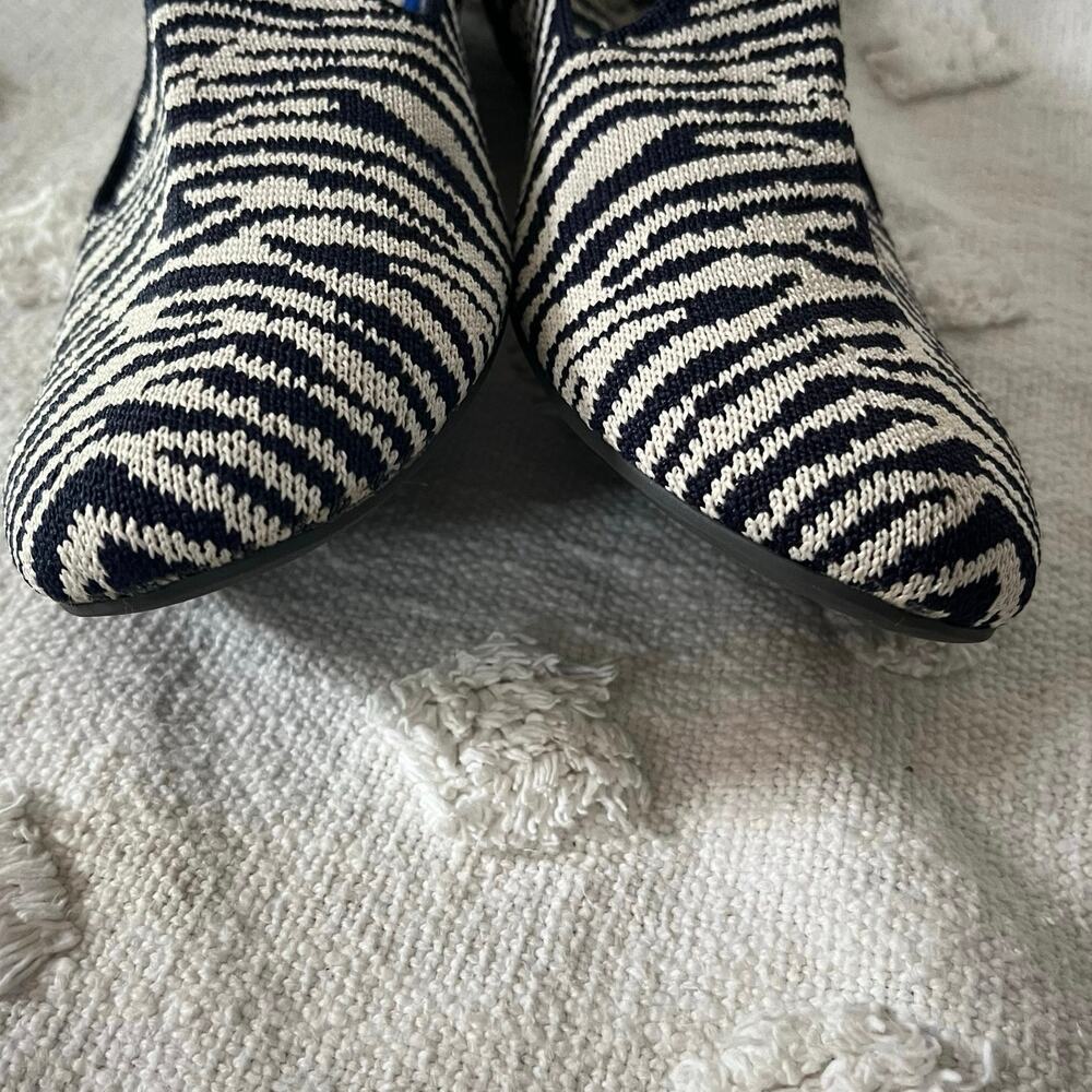 Rothy's Size 8.5 Navy White Zebra Loafer Flat Shoe Retired Animal Print Washable - Picture 5 of 6